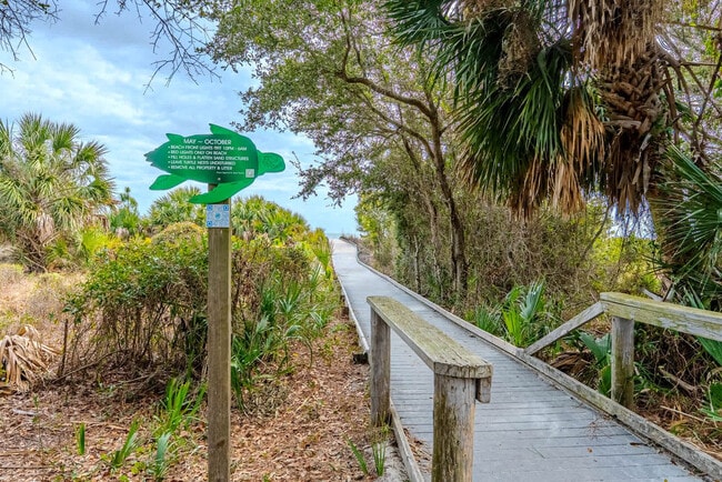 Building Photo - 137 Cordillo Pkwy