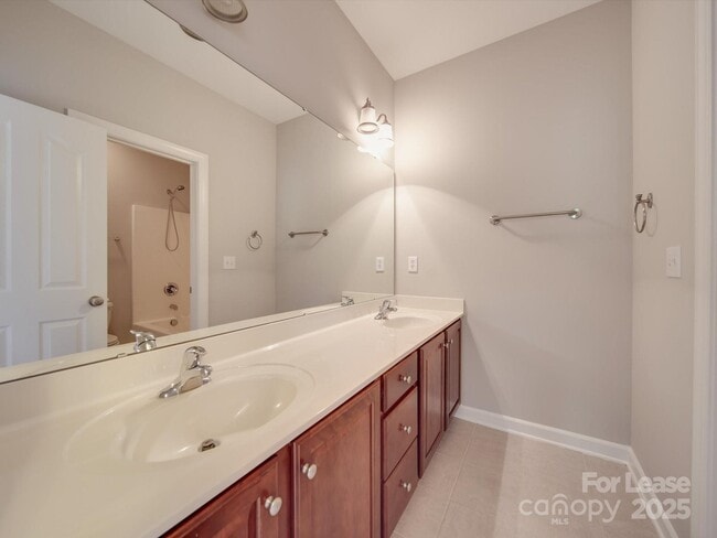 Building Photo - 15340 Prescott Hill Ave