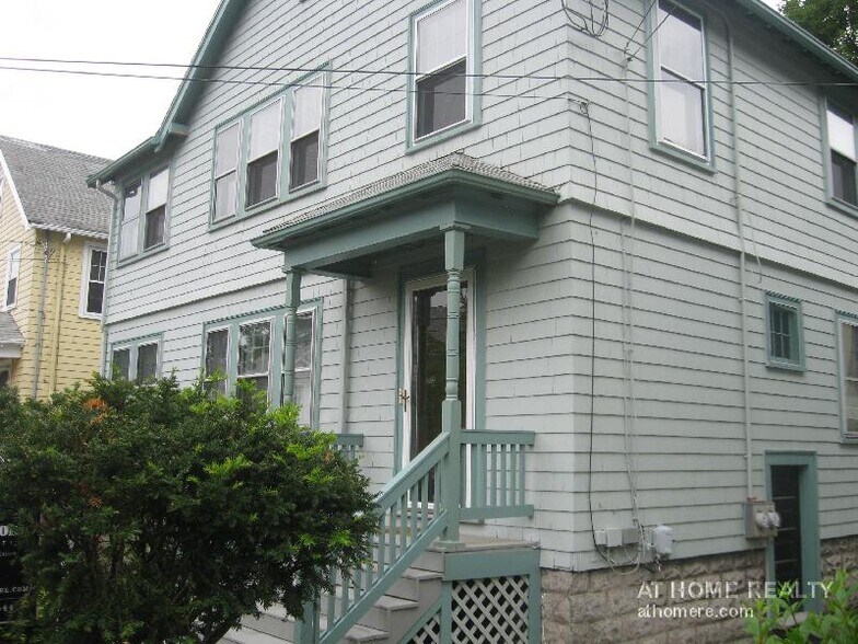 Building Photo - 31 Willoughby St