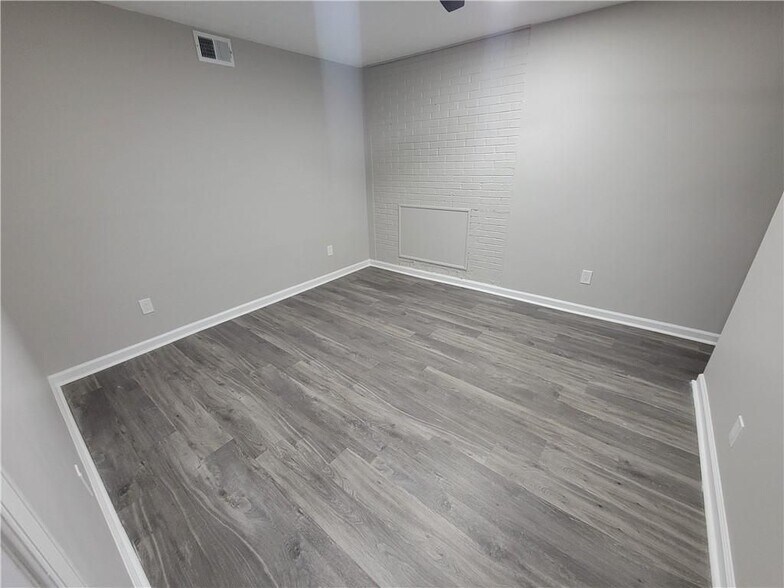 Building Photo - 783 Rebecca St NW