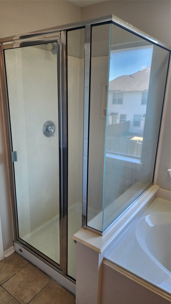 Building Photo - 11428 Hackmatack Way