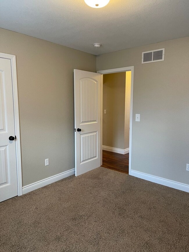 Building Photo - AVAILABLE!!!