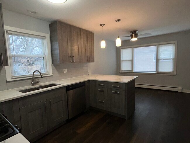 Building Photo - 5340 N Central Ave