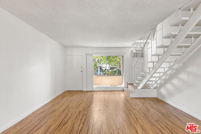 Building Photo - 2332 S Beverly Glen Blvd