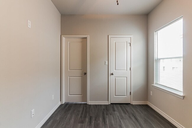 Building Photo - 106 Peruna Dr