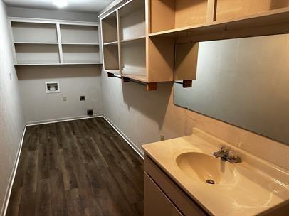 Building Photo - 128 Royal Ln