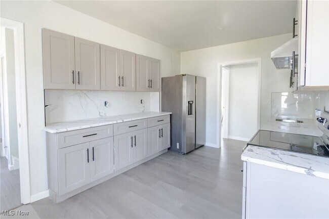 Building Photo - 11001 Ashbury Ave