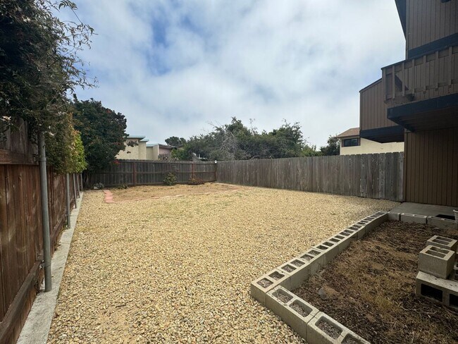 Building Photo - 1283-1285 S 16th St