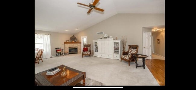 Building Photo - 4822 Sarah Dr