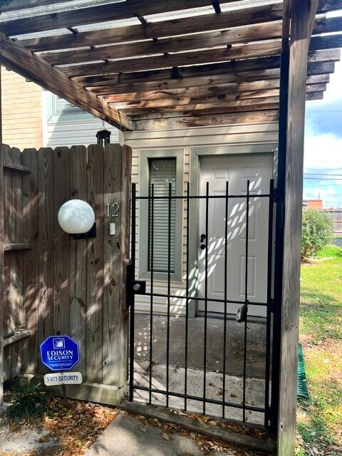 Building Photo - 7918 Prestwood Dr