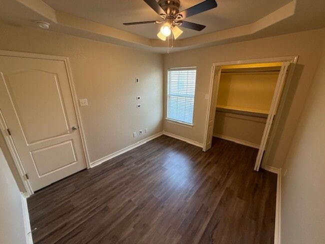 Building Photo - Ranchway Condominiums