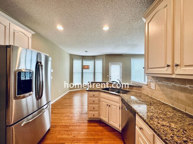Building Photo - Fantastic South Overland Park Home in Blue...