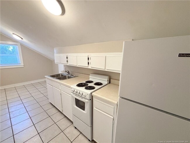 Building Photo - 1525 Fort Bragg Rd