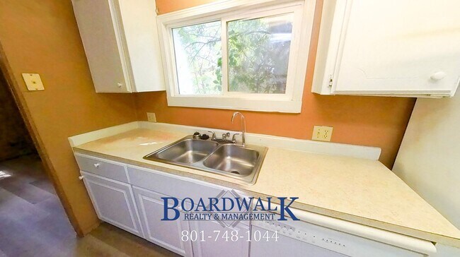 Building Photo - Marvelous Mobile Home in PG!