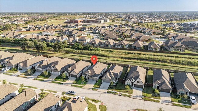 Building Photo - 5030 Morrison Dr