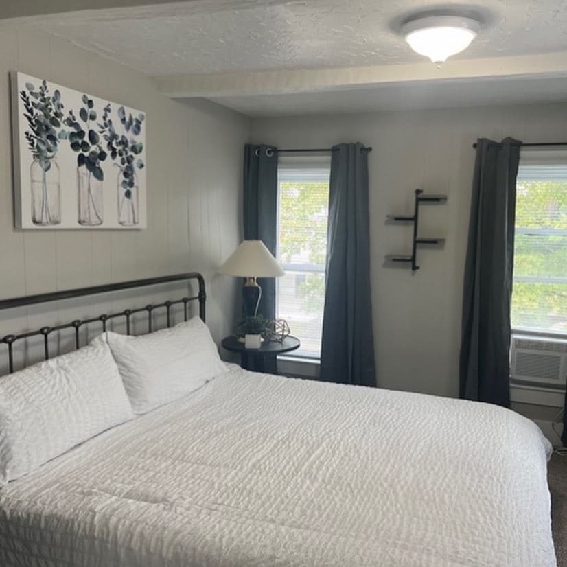 Building Photo - 14 1st St