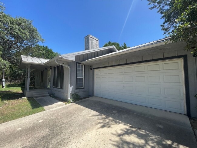 Building Photo - NEW ON MARKET