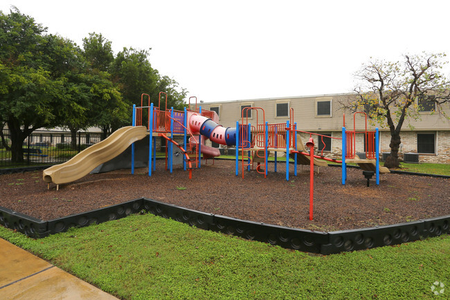 Play Area - Cunningham Manor Apartments