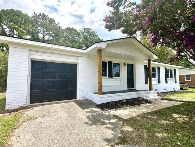 Building Photo - 1609 Grandview Dr