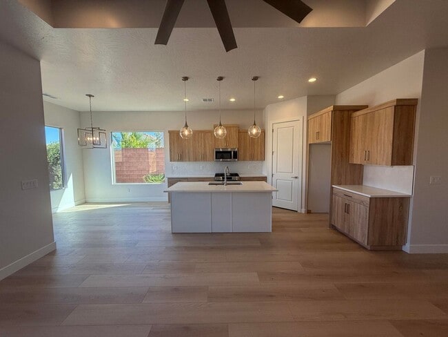 Building Photo - Brand New 4 Bedroom Home!!
