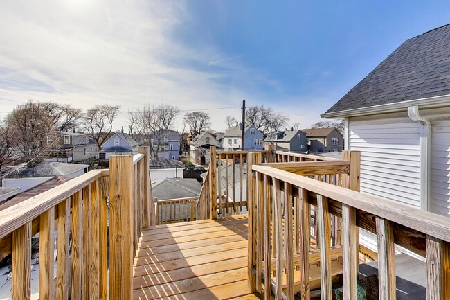 Building Photo - 4614 N Springfield Ave