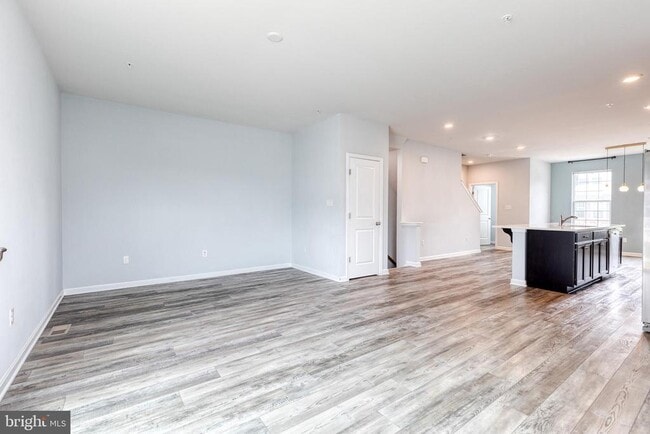 Building Photo - 2261 Kelston Pl