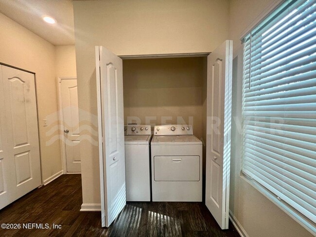 Building Photo - 294 Aralia Ln