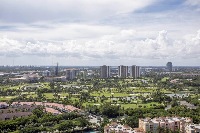 Building Photo - 19500 Turnberry Way