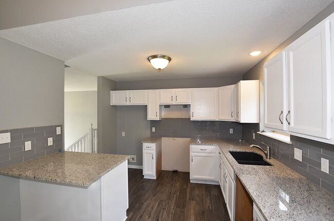 Building Photo - Three Bedroom House in Platte City
