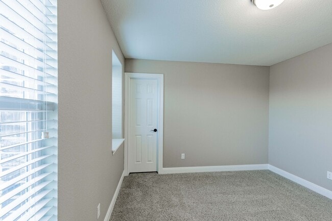 Building Photo - 1605 Constanta Dr