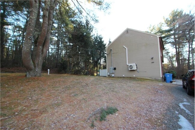 Building Photo - 70 Beach St