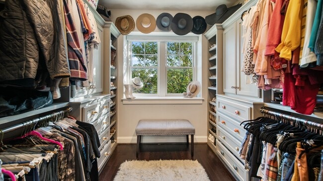 Building Photo - 117 W 13th St