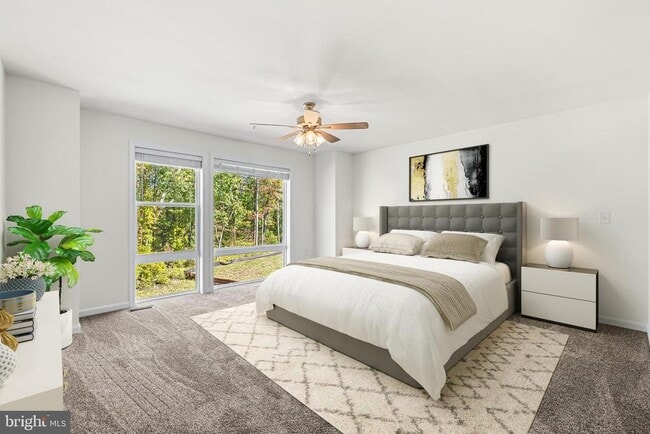 Building Photo - 900 Gilbert Rd