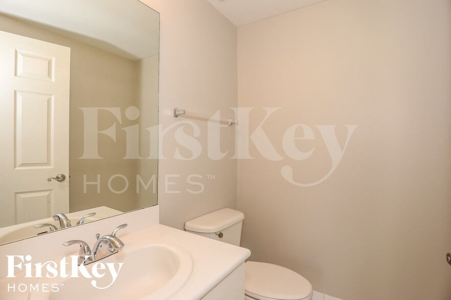 Building Photo - 24521 SW 110th Ave