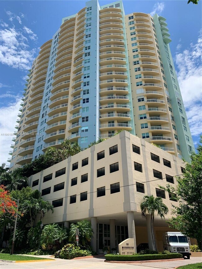 Building Photo - 2475 Brickell Ave