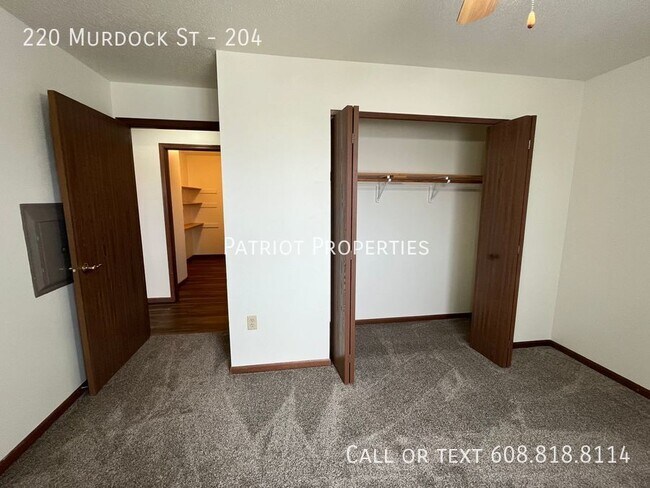 Building Photo - 220 Murdock St