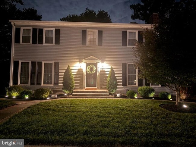 Building Photo - 204 Whispering Wind Ct SE