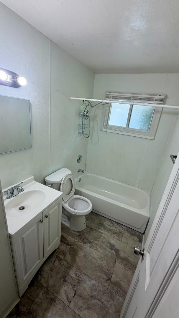 Building Photo - 5614 Sanborn Dr