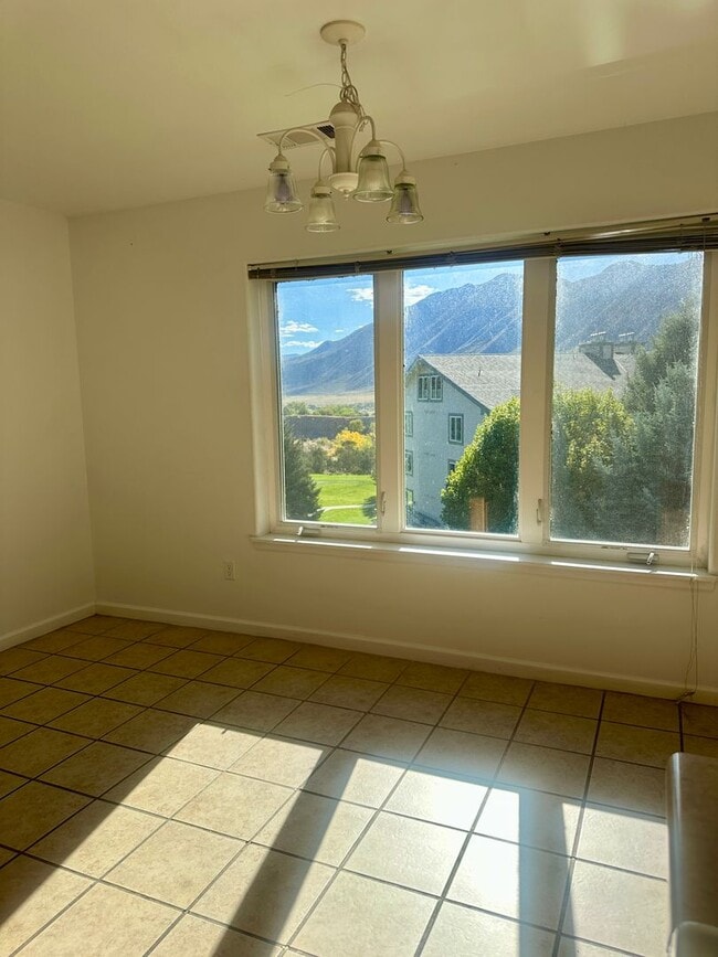 Building Photo - 3 Bedroom 2 Bath Condo in New Castle
