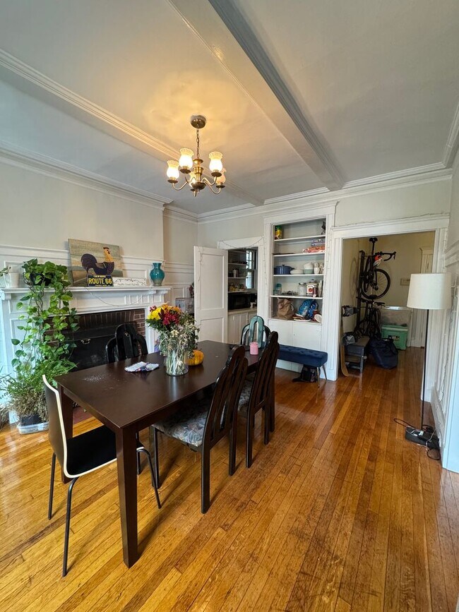 Primary Photo - 3 Bed 9/1 BRIGHTON