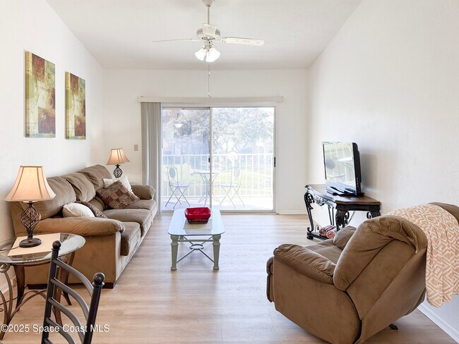 Building Photo - 1900 Brittany Dr