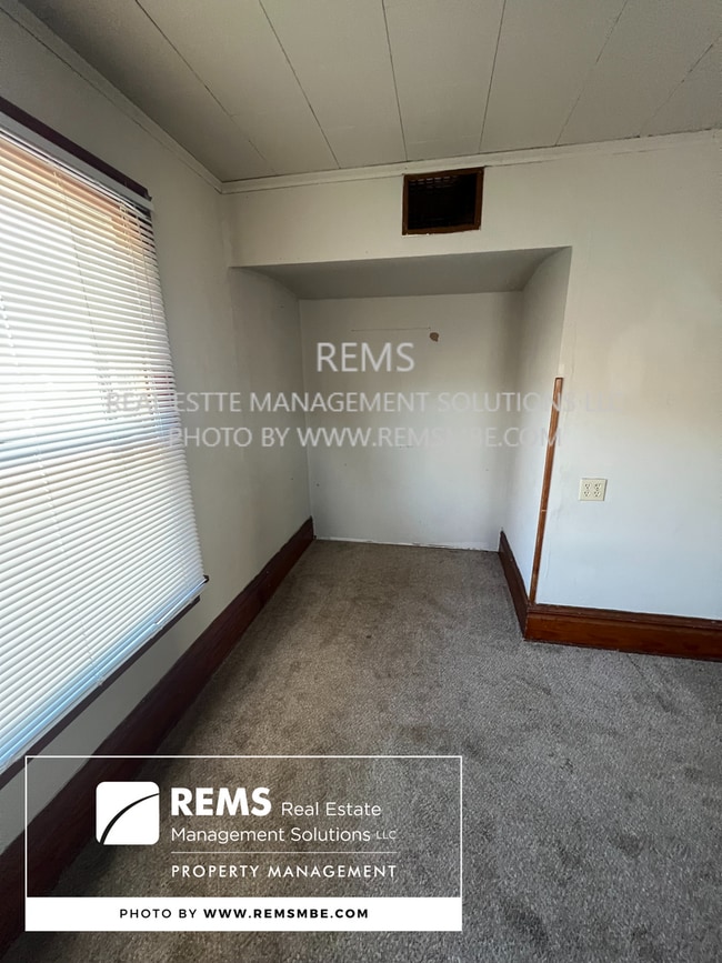 Building Photo - 431-437 Clark St.