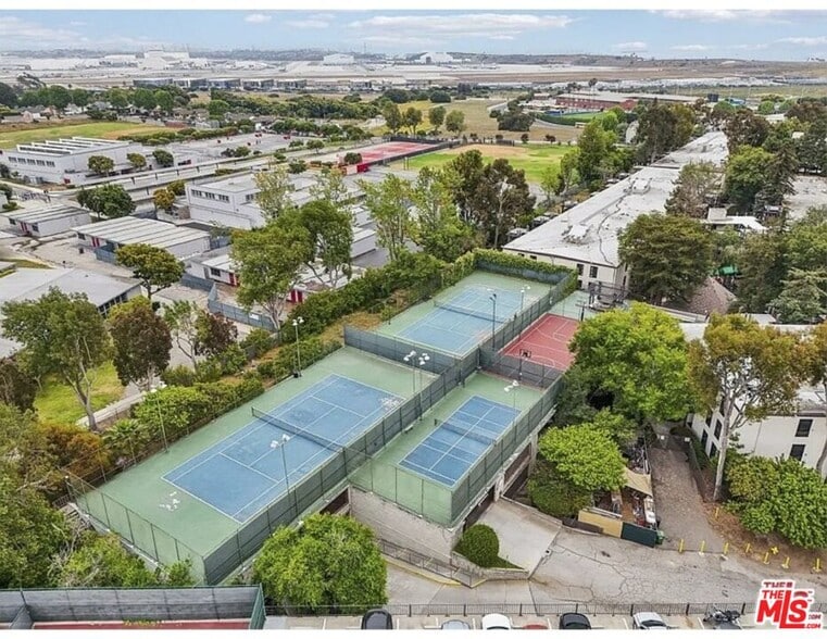 Building Photo - 7742 Redlands St