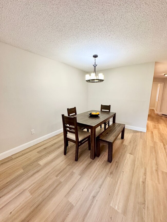 Building Photo - Dr. Phillips 3 Bed 2 Bath For Rent at soug...