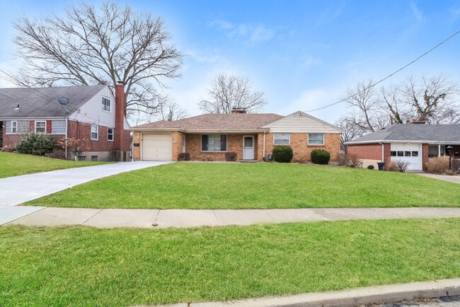 Building Photo - 5565 Fairwood Rd