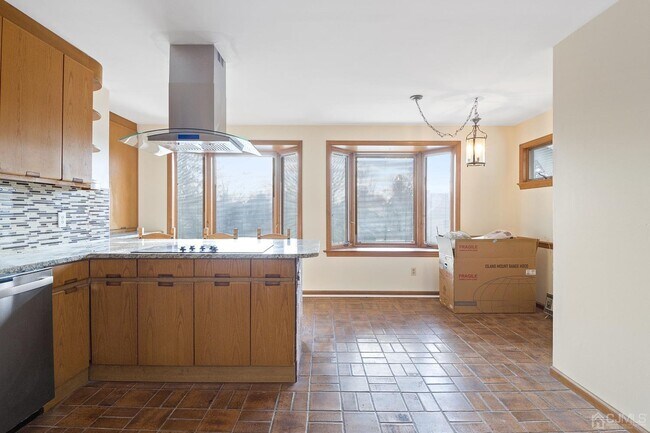 Building Photo - 6 E Union Ave