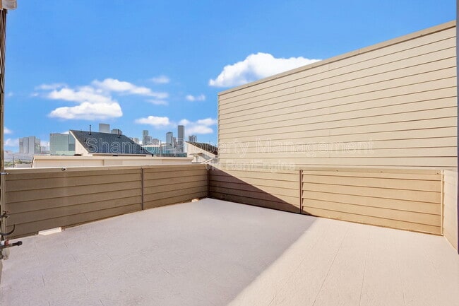 Building Photo - 2333 Sperber Ln