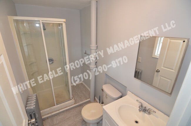 Building Photo - 641 Alder St