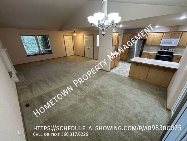 Building Photo - 9420 Fairhill Dr NE