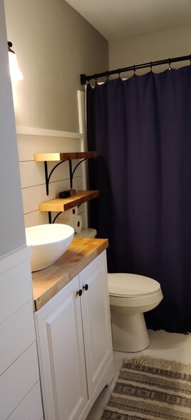 Update Master Bath - 102 Anna Ct
